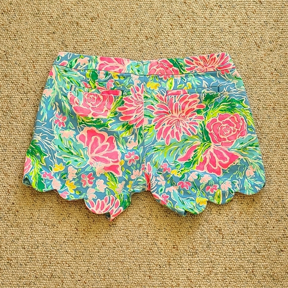 Lilly Pulitzer buttercup shorts - Picture 2 of 8